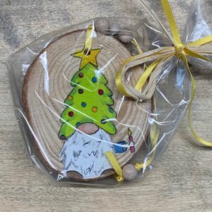 Weihnachtswichtel mit hellgrünem Hut